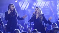 The 48th Annual Academy of Country Music Awards, Hillary Scott (L), Stevie Nicks (R), 04/07/2013, ©CBS