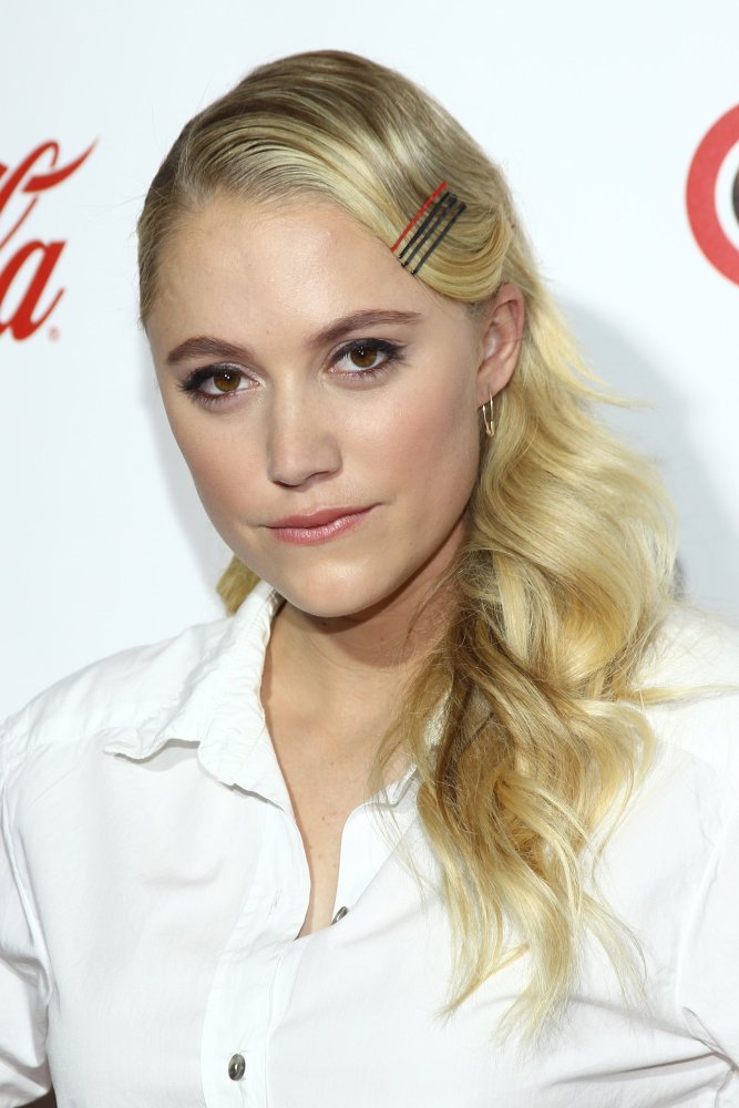 Maika Monroe - Actress