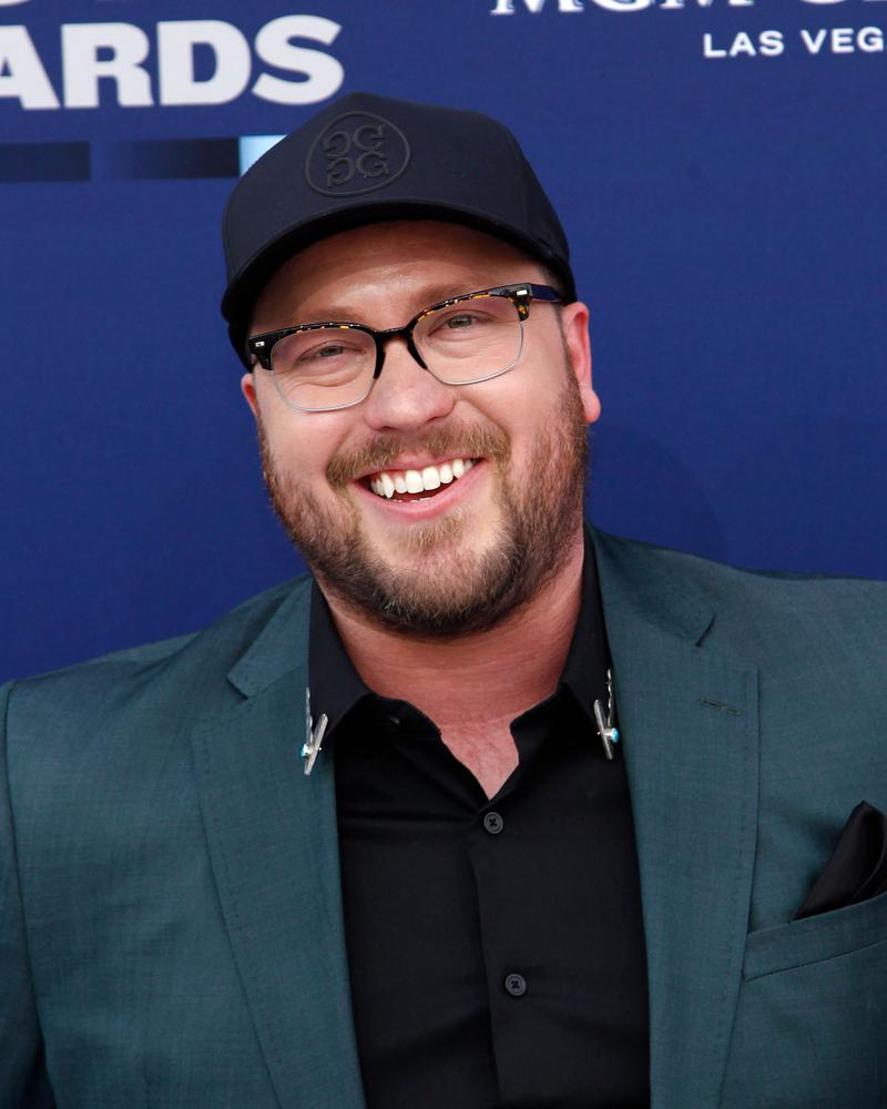 Mitchell Tenpenny Singer, Songwriter