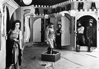 THE WILDCAT, (aka DIE BERGKATZE), Pola Negri (left), Victor Janson (center, standing in box), 1921