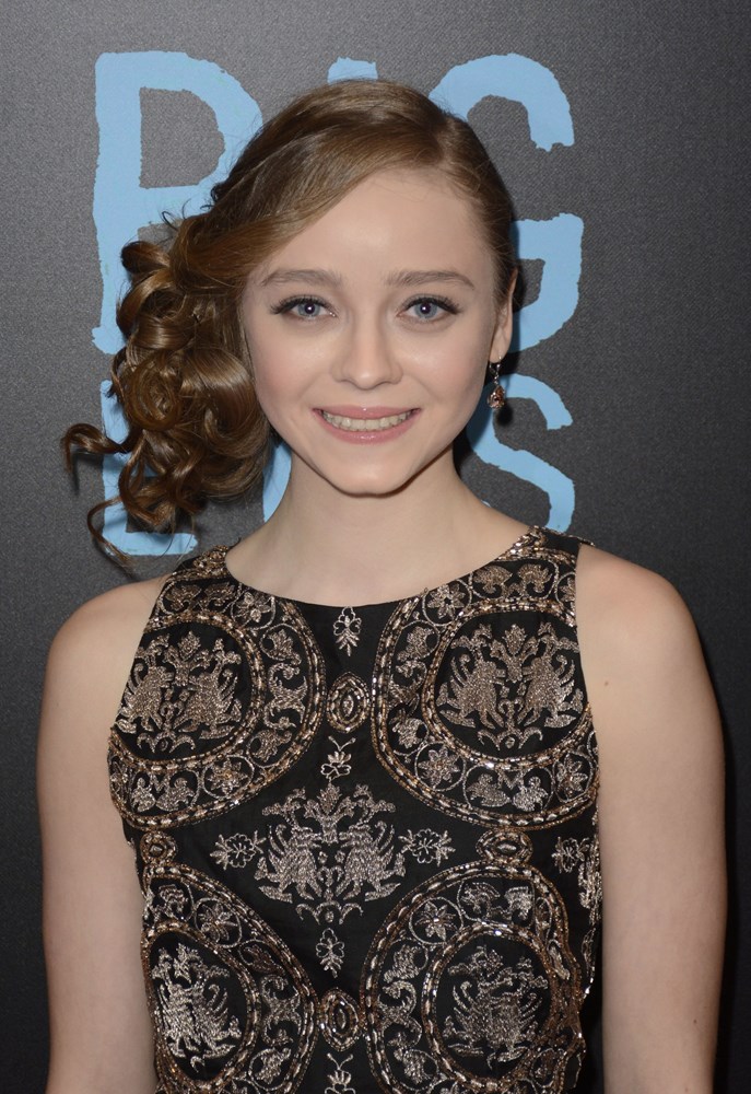Madeleine Arthur - Actress