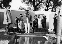 MON ONCLE, (aka MY UNCLE), Jacques Tati, (left), Jean-Pierre Zola, (center in white pants), 1958