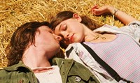 I BELIEVE IN UNICORNS, from left: Peter Vack, Natalia Dyer, 2014. ph: Chloe Aftel/©Gravitas Ventures