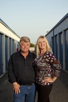Storage Wars, Dan Dotson (L), Laura Dotson (R), 12/01/2010, ©AETV