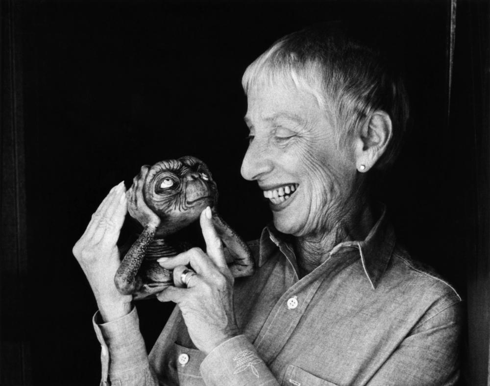 E.T. THE EXTRA-TERRESTRIAL, Steven Spielberg's mother, Leah, with model of the hero, 1982