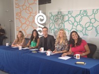 The Price Is Right, Amber Lancaster (L), Manuela Arbelaez (R), 10/15/2007, ©CBS