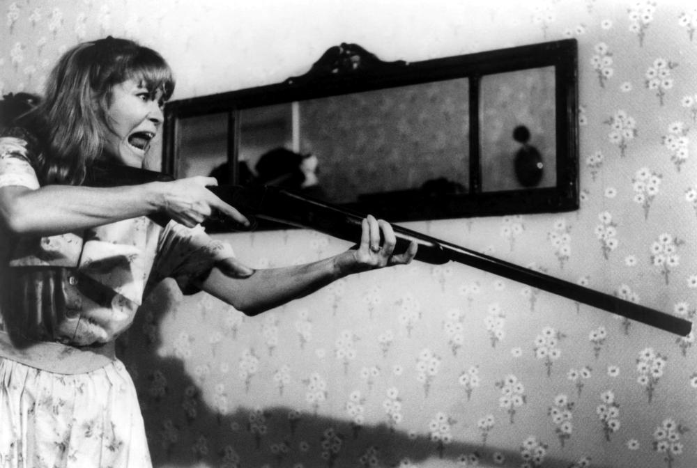 CRITTERS, Dee Wallace Stone, 1986. ©New Line Cinema