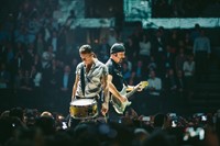 U2: Innocence & Experience Tour Live in Paris, Larry Mullen Jr. (L), Dave 'The Edge' Evans (R), 'Season 1', ©HBOMR