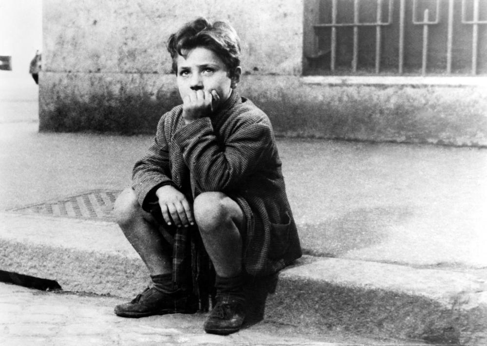 THE BICYCLE THIEF, (aka LADRI DI BICICLETTE, aka BICYCLE THIEVES), Enzo Staiola, 1948.