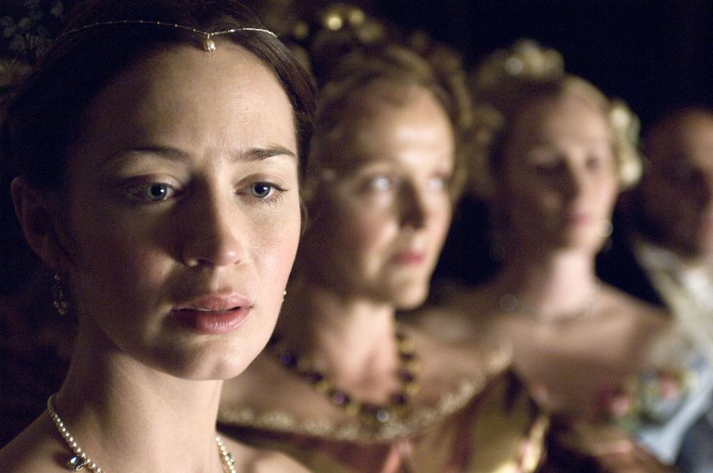 THE YOUNG VICTORIA, from left: Emily Blunt, as Victoria, Miranda Richardson, Genevieve O'Reilly, 2009. ©Momentum Pictures
