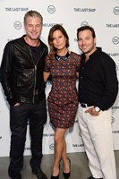 The Last Ship, Eric Dane (L), Rhona Mitra (C), Hank Steinberg (R), 06/22/2014, ©TNT
