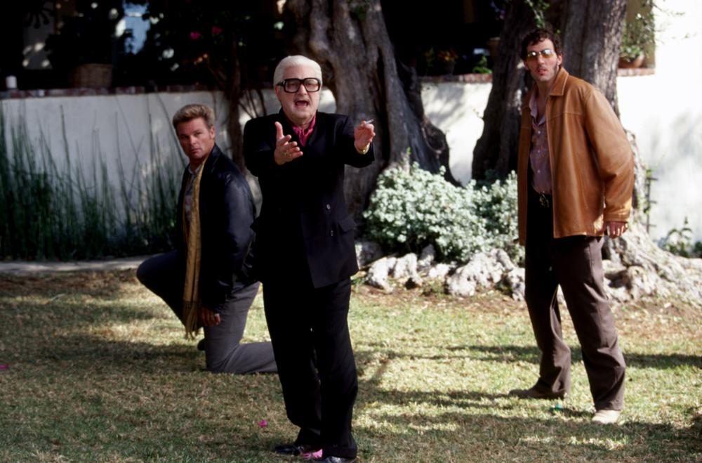 THE WHOLE TEN YARDS, Kevin Pollak (foreground), 2004, (c) Warner Brothers