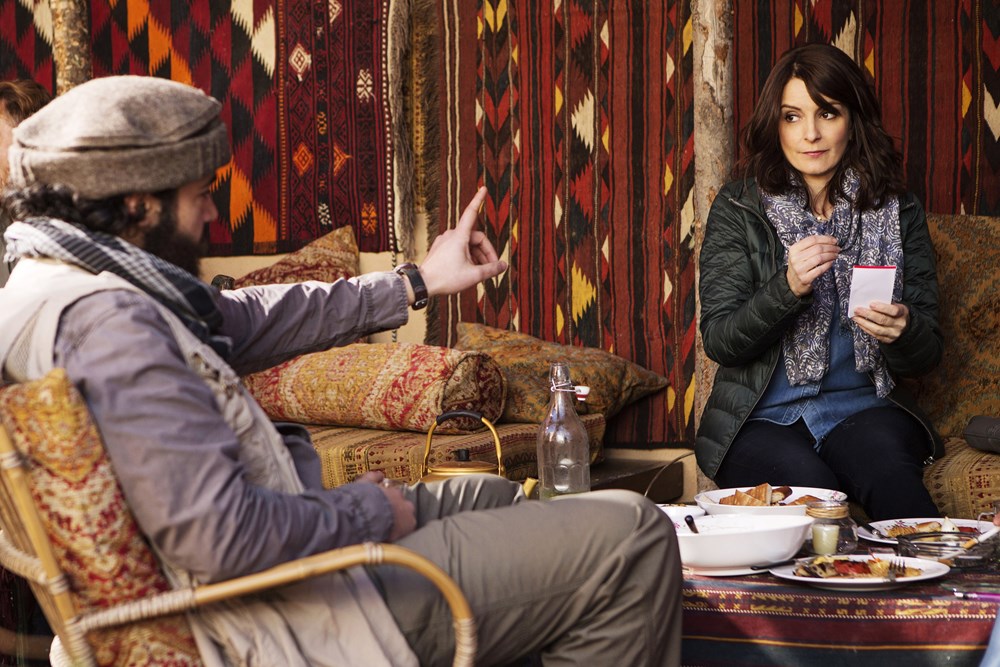 WHISKEY TANGO FOXTROT, from left: Christopher Abbott, Tina Fey, 2016. ph: Frank Masi/© Paramount Pictures