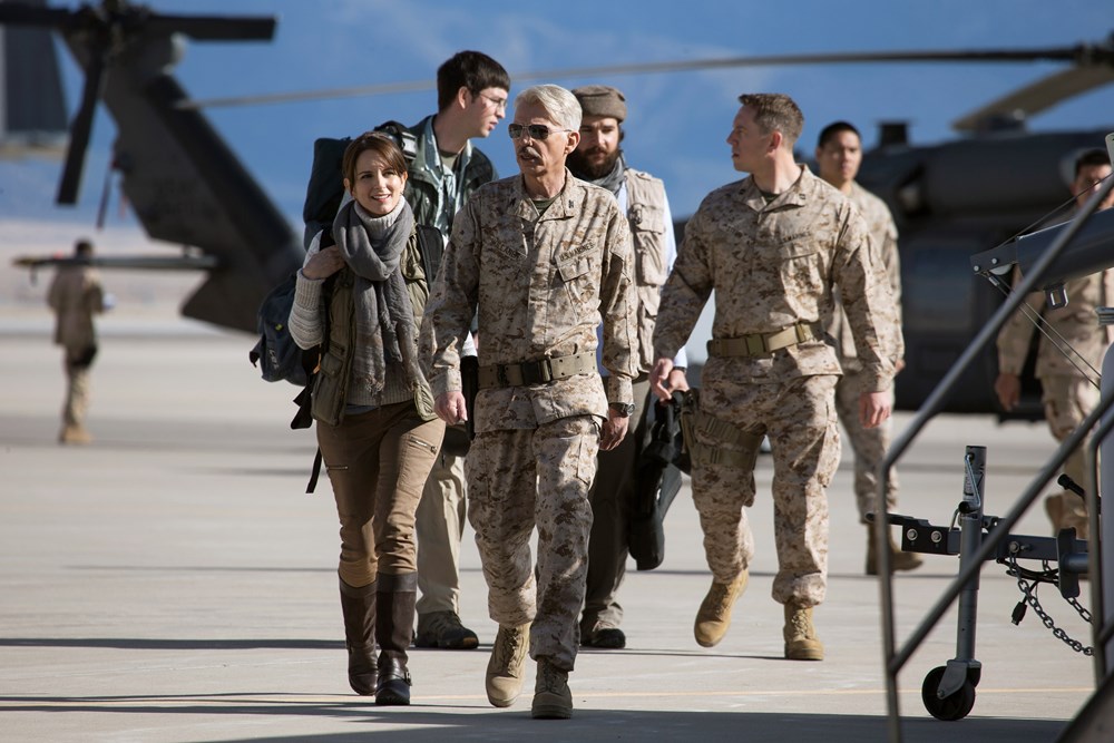 WHISKEY TANGO FOXTROT, Tina Fey (left), Nicholas Braun (profile), Billy Bob Thornton (sunglasses), Christopher Abbott (beard), 2016. ph: Frank Masi/© Paramount Pictures