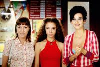 VOLVER, Lola Duenas, Yohana Cobo, Penelope Cruz, 2006. ©Sony Pictures Classics