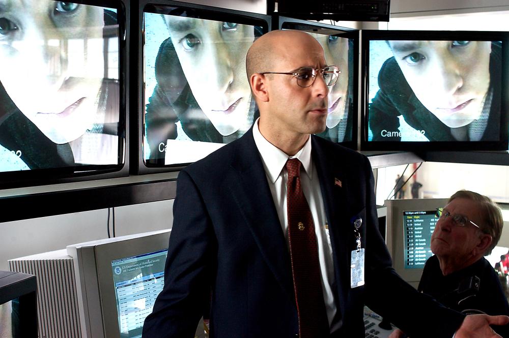 THE TERMINAL, Tom Hanks, Stanley Tucci, 2004, (c) DreamWorks