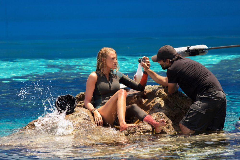 THE SHALLOWS, from left: Blake Lively, director Jaume Collet-Serra, on set, 2016. ph: Vince Valitutti/© Columbia Pictures