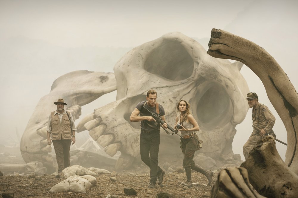 KONG: SKULL ISLAND, FROM LEFT: JOHN GOODMAN, TOM HIDDLESTON, BRIE LARSON, JOHN C. REILLY, 2017. PH: CHUCK ZLOTNICK/© WARNER BROS.