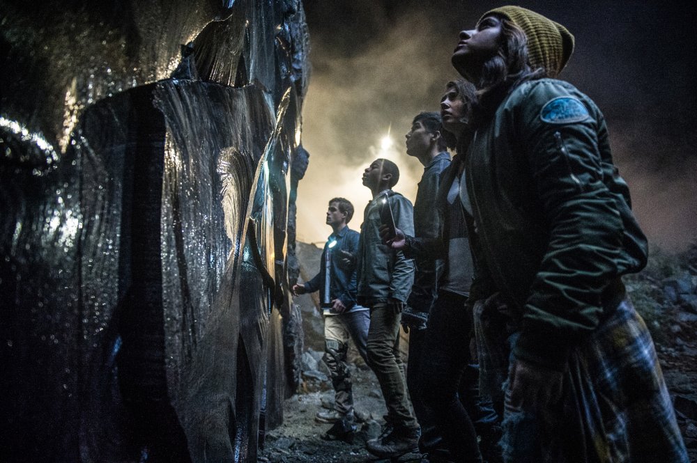 POWER RANGERS, FROM LEFT, DACRE MONTGOMERY, RJ CYLER, LUDI LIN, NAOMI SCOTT, BECKY G., 2017. PH: KIMBERLEY FRENCH. ©LIONSGATE