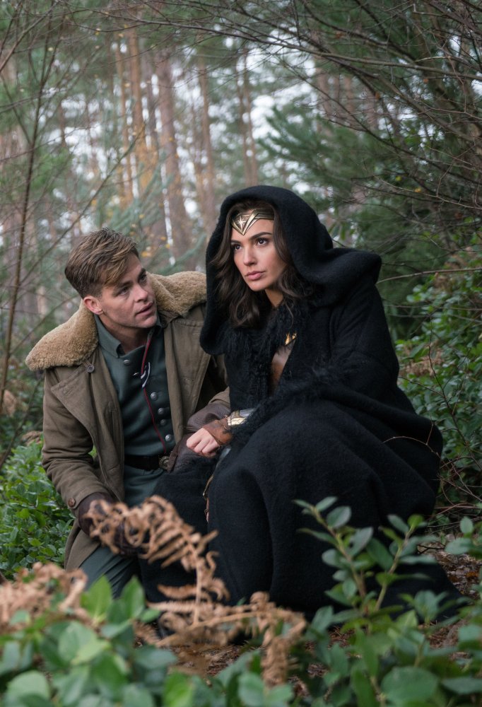 WONDER WOMAN, L-R: CHRIS PINE, GAL GADOT, 2017. PH: CLAY ENOS/©WARNER BROS. PICTURES