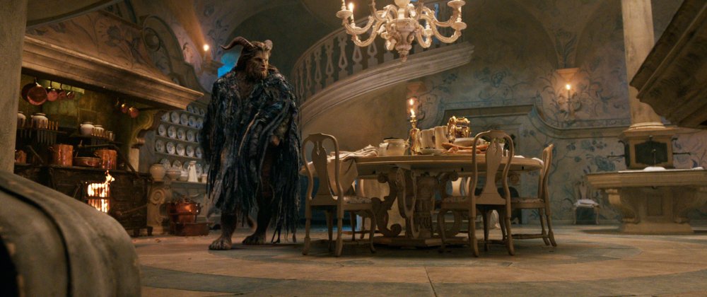 BEAUTY AND THE BEAST, DAN STEVENS, WITH LUMIERE (VOICE: EWAN MCGREGOR), COGSWORTH (VOICE: IAN MCKELLEN), 2017. © WALT DISNEY PICTURES