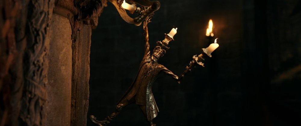 BEAUTY AND THE BEAST, LUMIERE (VOICE: EWAN MCGREGOR), 2017. © WALT DISNEY PICTURES