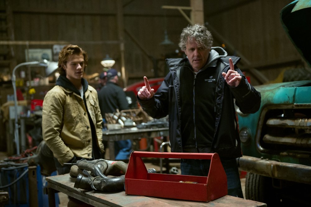 MONSTER TRUCKS, FROM LEFT: LUCAS TILL, DIRECTOR CHRIS WEDGE, ON SET, 2016. PH: KIMBERLEY FRENCH/© PARAMOUNT PICTURES