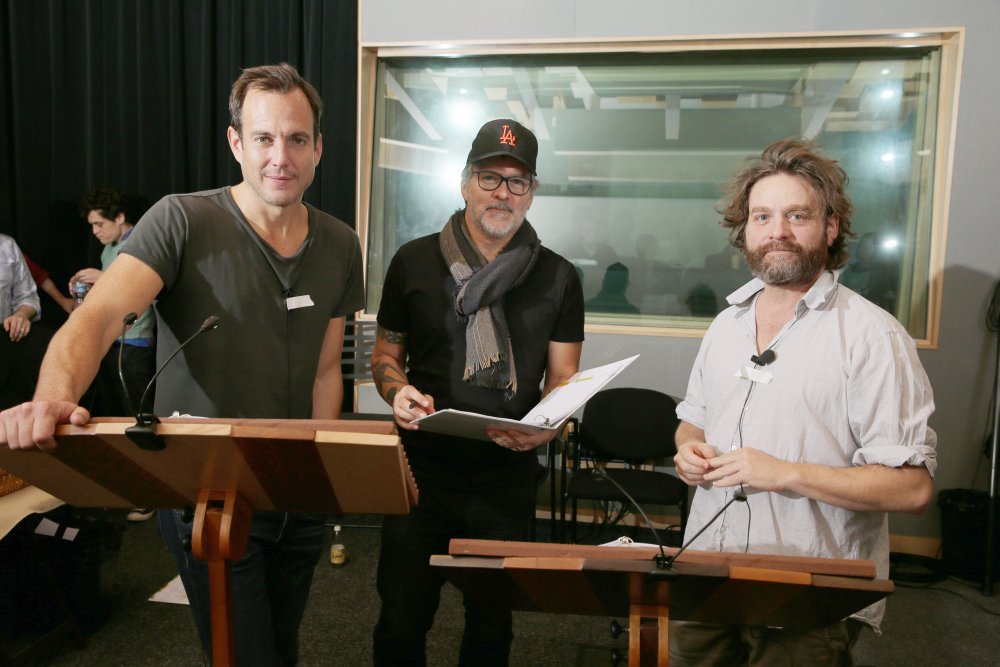 THE LEGO BATMAN MOVIE, FROM LEFT, WILL ARNETT (VOICE OF BATMAN AND BRUCE WAYNE), DIRECTOR CHRIS MCKAY, ZACH GALIFIANAKIS (VOICE OF THE JOKER), IN RECORDING STUDIO, 2017. PH: ERIC CHARBONNEAU. ©WARNER BROS.