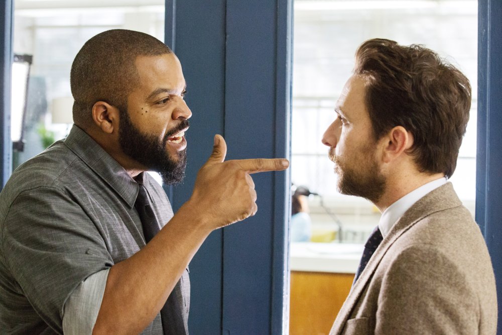 FIST FIGHT, FROM LEFT: ICE CUBE, CHARLIE DAY, 2017. PH: BOB MAHONEY/© WARNER BROS.