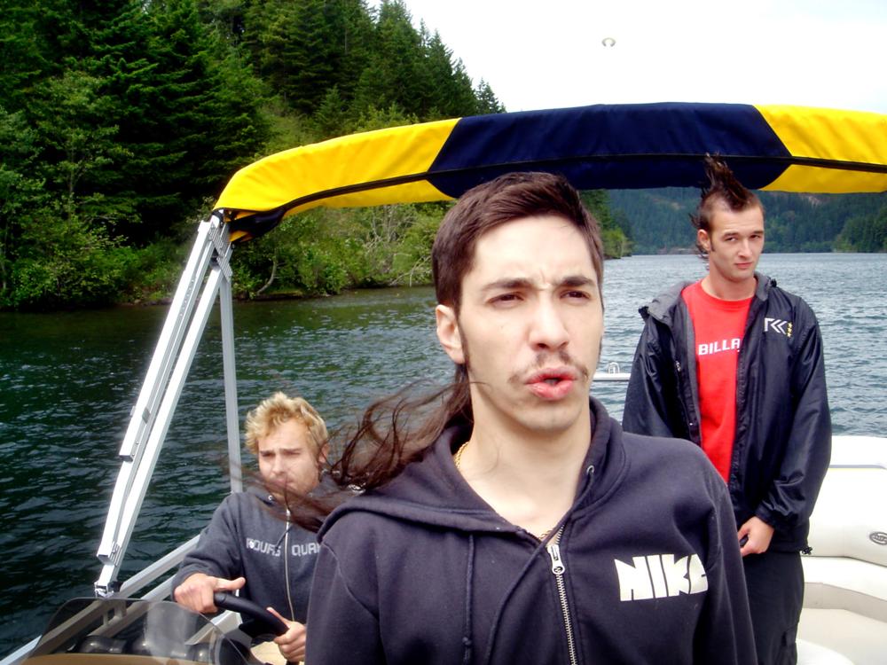 THE SASQUATCH GANG, (aka THE SASQUATCH DUMPLING GANG), Justin Long (center), 2006. ©Sony BMG Music Entertainment