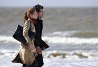 TOUT DE SUITE MAINTENANT, (AKA RIGHT HERE RIGHT NOW), FROM LEFT: AGATHE BONITZER, VINCENT LACOSTE, 2016. PH: GUY FERRANDIS/© AD VITAM DISTRIBUTION