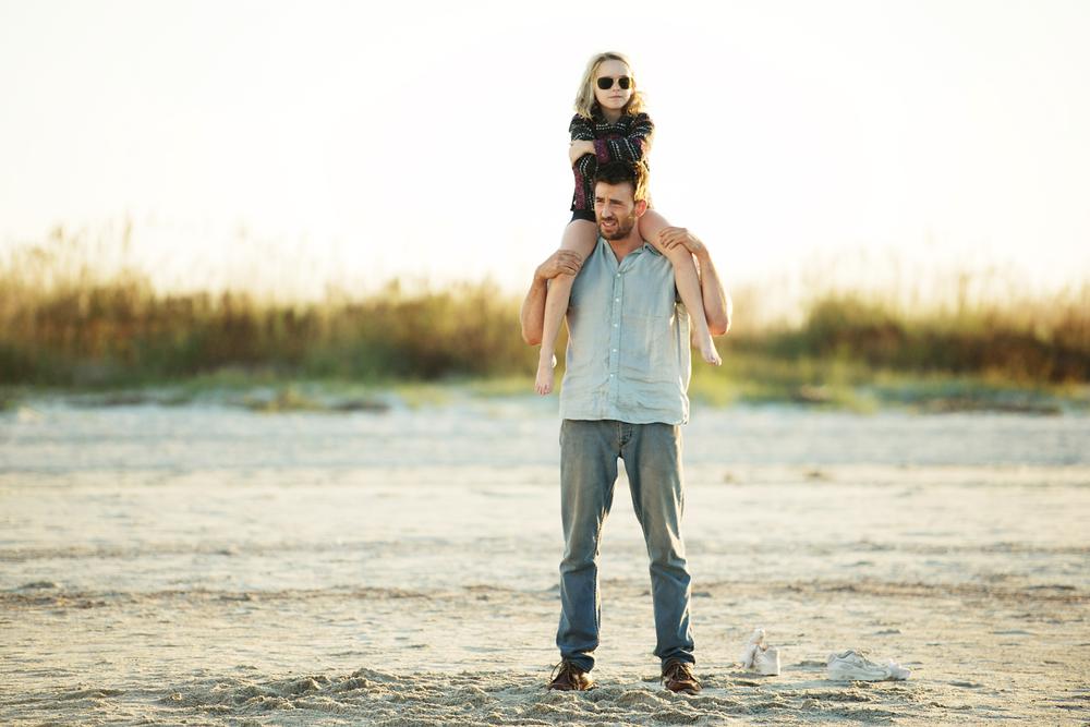 GIFTED, MCKENNA GRACE (TOP), CHRIS EVANS, 2017. PH: WILSON WEBB/TM & COPYRIGHT © FOX SEARCHLIGHT PICTURES. ALL RIGHTS RESERVED