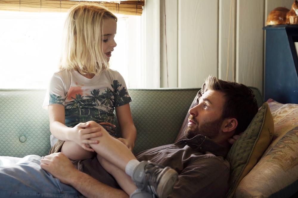 GIFTED, FROM LEFT: MCKENNA GRACE, CHRIS EVANS, 2017. PH: WILSON WEBB/TM & COPYRIGHT © FOX SEARCHLIGHT PICTURES. ALL RIGHTS RESERVED