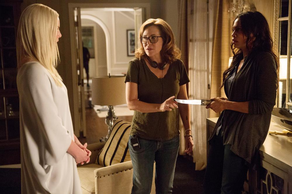 UNFORGETTABLE, FROM LEFT, KATHERINE HEIGL, DIRECTOR DENISE DI NOVI, ROSARIO DAWSON, ON-SET, 2017. PH: KAREN BALLARD. ©WARNER BROS.