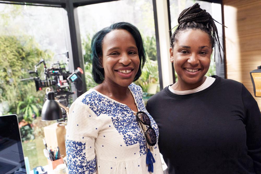 EVERYTHING, EVERYTHING, FROM LEFT, SOURCE AUTHOR NICOLA YOON, DIRECTOR STELLA MEGHIE, ON-SET, 2017. PH: DOANE GREGORY. ©WARNER BROS.