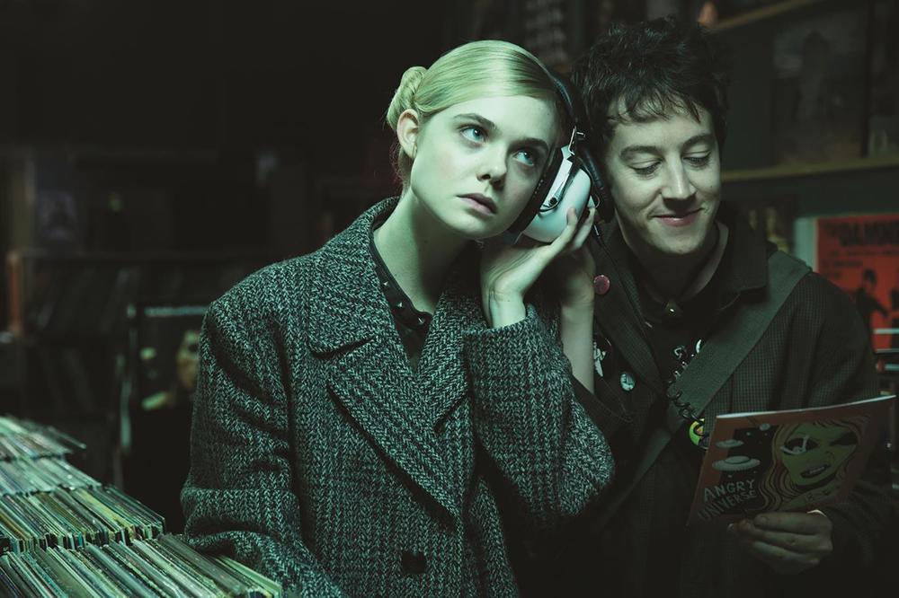 HOW TO TALK TO GIRLS AT PARTIES, L-R: ELLE FANNING, ALEX SHARP, 2017. ©A24