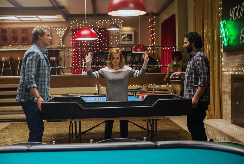 THE HOUSE, L-R: WILL FERRELL, AMY POEHLER, JASON MANTZOUKAS, 2017. PH: GLEN WILSON/©WARNER BROS. PICTURES