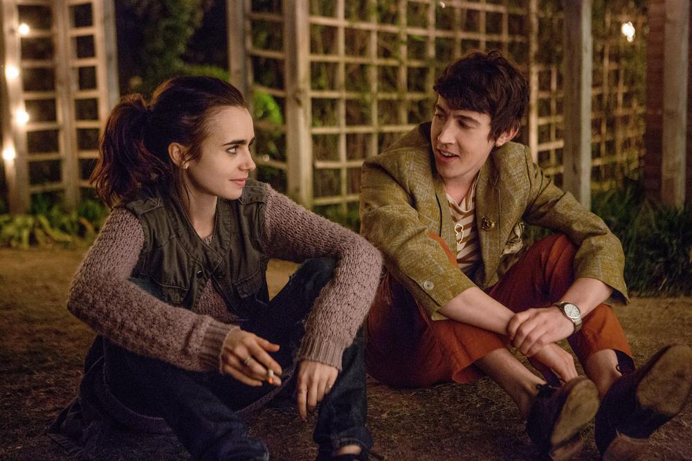 TO THE BONE, FROM LEFT: LILY COLLINS, ALEX SHARP, 2017. PH: GILLES MINGASSON/© NETFLIX