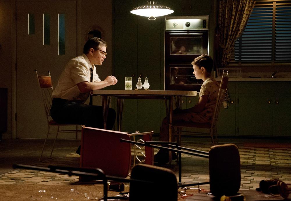 SUBURBICON, FROM LEFT: MATT DAMON, NOAH JUPE, 2017. PH: HILARY BRONWYN GAYLE/© PARAMOUNT PICTURES