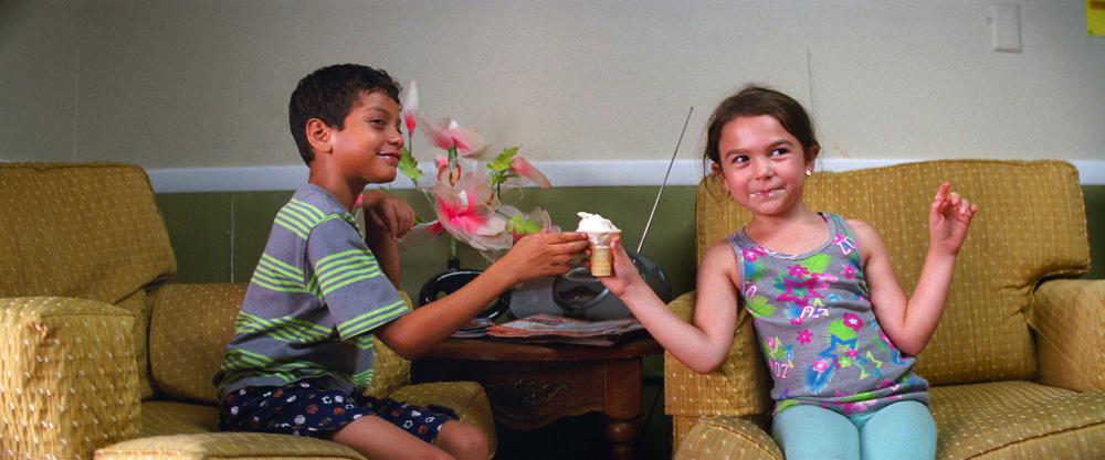 THE FLORIDA PROJECT, FROM LEFT: CHRISTOPHER RIVERA, BROOKLYNN PRINCE, 2017. ©A24