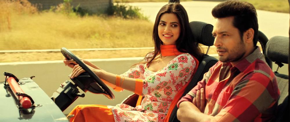 RUPINDER GANDHI 2: THE ROBIN HOOD, FROM LEFT: SAANVI DHIMAN, DEV KHAROUD, 2017. ©DREAMREALITY MOVIES