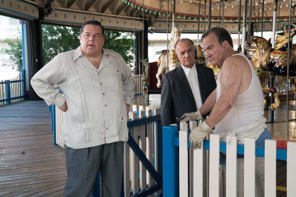 WONDER WHEEL, FROM LEFT: STEVE SCHIRRIPA, TONY SIRICO, JIM BELUSHI, 2017. PH: ATSUSHI NISHIJIMA/© AMAZON