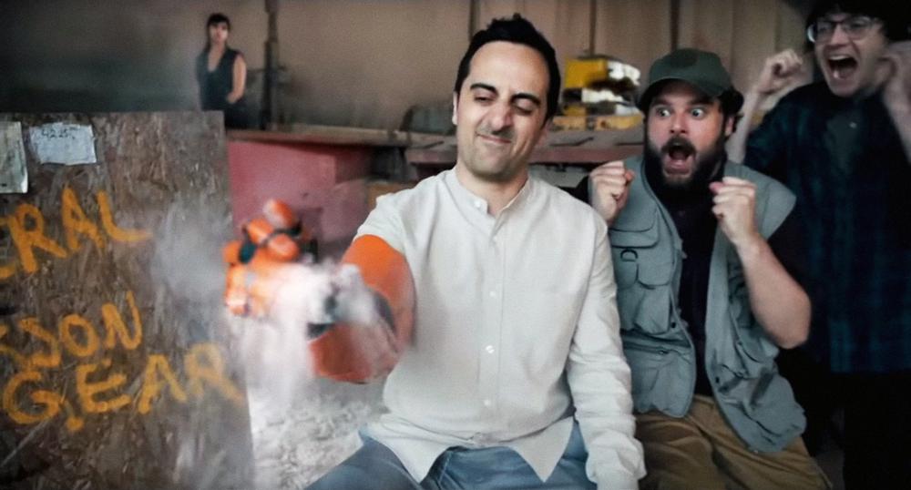 KILLING GUNTHER, FROM LEFT, AMIR TALAI, BOBBY MOYNIHAN, PAUL BRITTAIN, 2017. ©SABAN FILMS