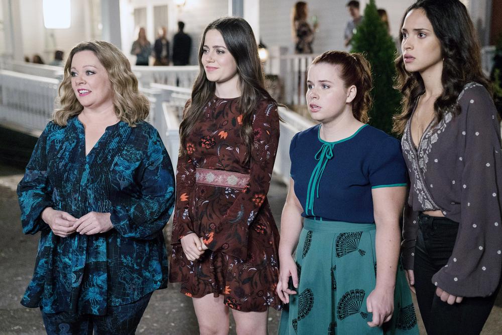 LIFE OF THE PARTY, FROM LEFT: MELISSA MCCARTHY, MOLLY GORDON, JESSIE ENNIS, ADRIA ARJONA, 2018. PH: HOPPER STONE/© WARNER BROS.