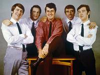 portrait of english rock band the moody blues,from left: . ray thomas, michael pinde, denny laine, graeme edge, and bassist clint warwick. job: 88912ref: kcn-exclusive world rights only*unbylined uses will incur an additional discretionary fee!* picture by: king collection/retna/photoshot