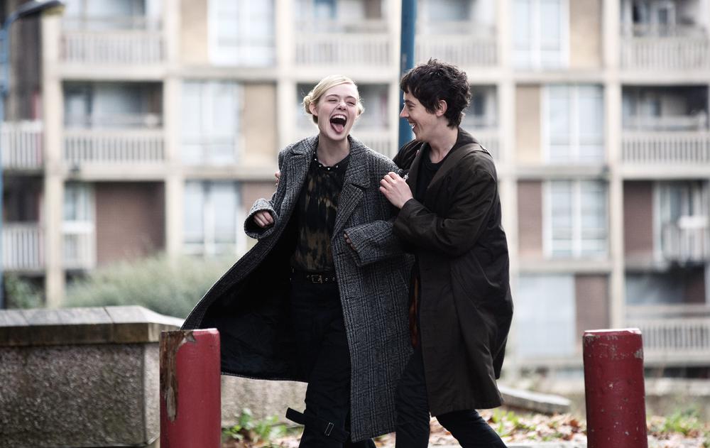 HOW TO TALK TO GIRLS AT PARTIES, L-R: ELLE FANNING, ALEX SHARP, 2017. © A24