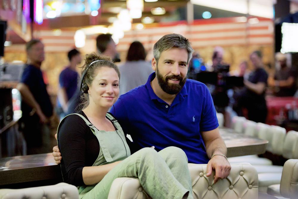 BOOK CLUB, FROM LEFT: WRITER/PRODUCER ERIN SIMMS, DIRECTOR BILL HOLDERMAN, ON SET, 2018. PH: BRIAN ZAGER/© PARAMOUNT PICTURES