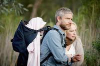 CARGO, L-R: LILY ANNE MCPHERSON-DOBBINS/MARLEE JANE MCPHERSON-DOBBINS, MARTIN FREEMAN, SUSIE PORTER, 2017. PH: IAN ROUTLEDGE/© NETFLIX