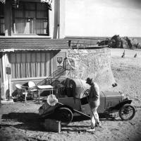 MR. HULOT'S HOLIDAY, (aka LES VACANCES DE MONSIEUR HULOT), Jacques Tati, 1953