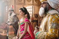 ALADDIN, FROM LEFT: NAOMI SCOTT AS JASMINE (CENTER), NUMAN ACAR AS HAKIM, 2019. PH: DANIEL SMITH/© WALT DISNEY STUDIOS MOTION PICTURES